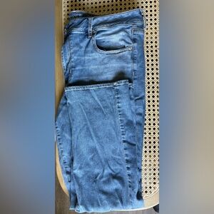 Women’ American Eagle Straight Leg Jeans